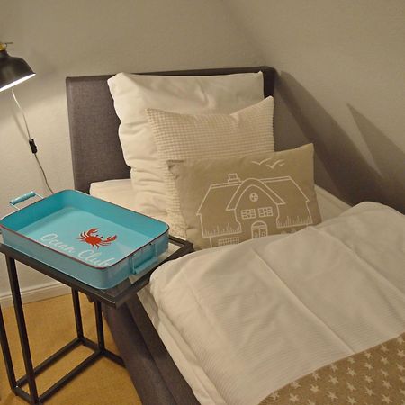 Morderne 3-Zimmerwohnung In Einer Hausscheibe Unter Reet 韦斯特兰 外观 照片